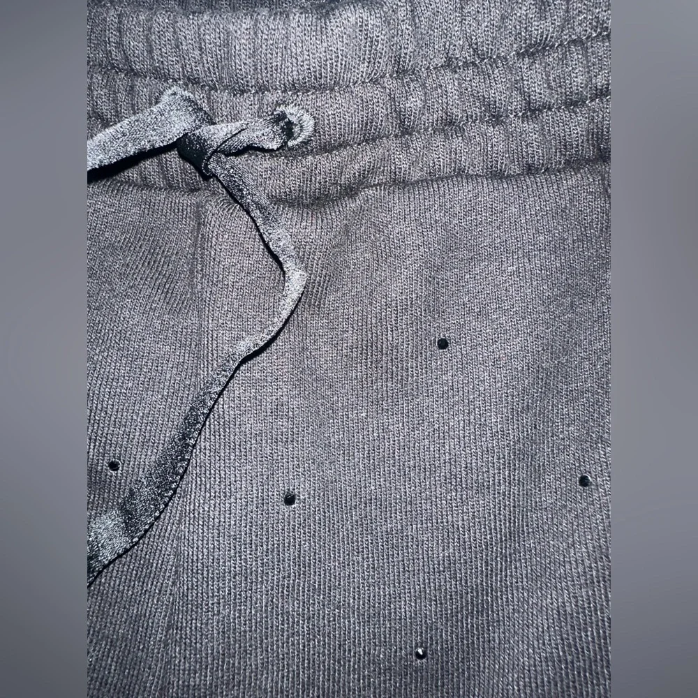 NWT Victoria’s Secret Women’s Black Rhinestone Studded Jogger Sweatpants Size M - Picture 4 of 5